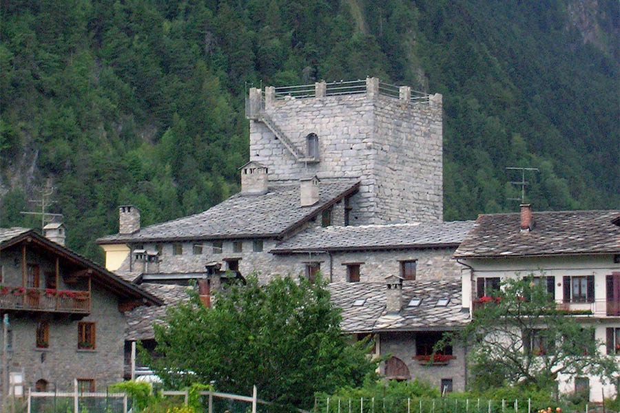 crossover supereroi in torre tour de l'archet morgex valle d'aosta